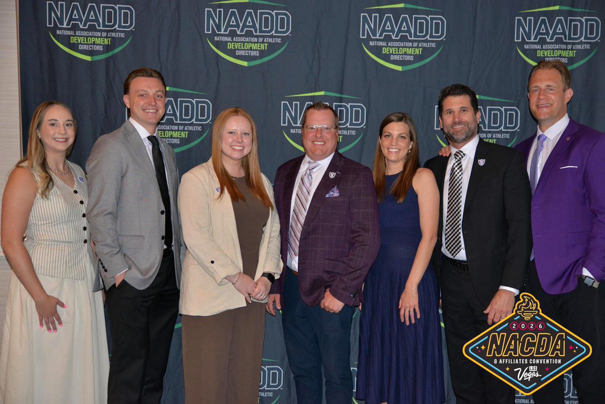 FraserBen's tweet photo. Incredibly honored to be named the @NAADDevelopment Fundraising Team of the Year! So proud of this group and all their hard work! Grateful for the visionary leadership that guides our work, and all of our wonderful alumni and donors that we get to work with! #RollToms https://t.co/Kx1lRJ0o1v