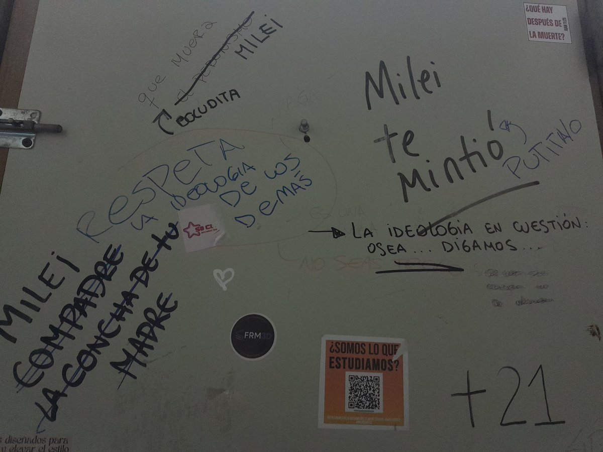 neyiturro's tweet photo. ver estas peleas mientras te echas un meo en la facultad es una experiencia culinaria https://t.co/3Lchd1MR5b