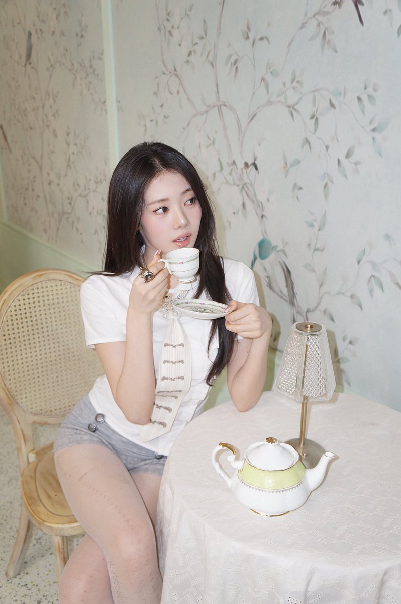 picbaemon's tweet photo. RORA WEVERSE UPDATE https://t.co/hZdoKR2mPv