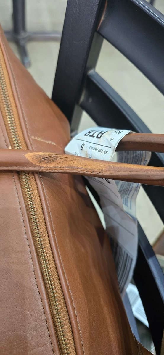 randonie's tweet photo. My bag is damaged by @cmairlines  they refuse to do anything about it.n they say it's the airport at the airport says it is them. Flying for 30 years and never had luggage damaged. Use the bus not cm airlines https://t.co/B9WQVoOL5M