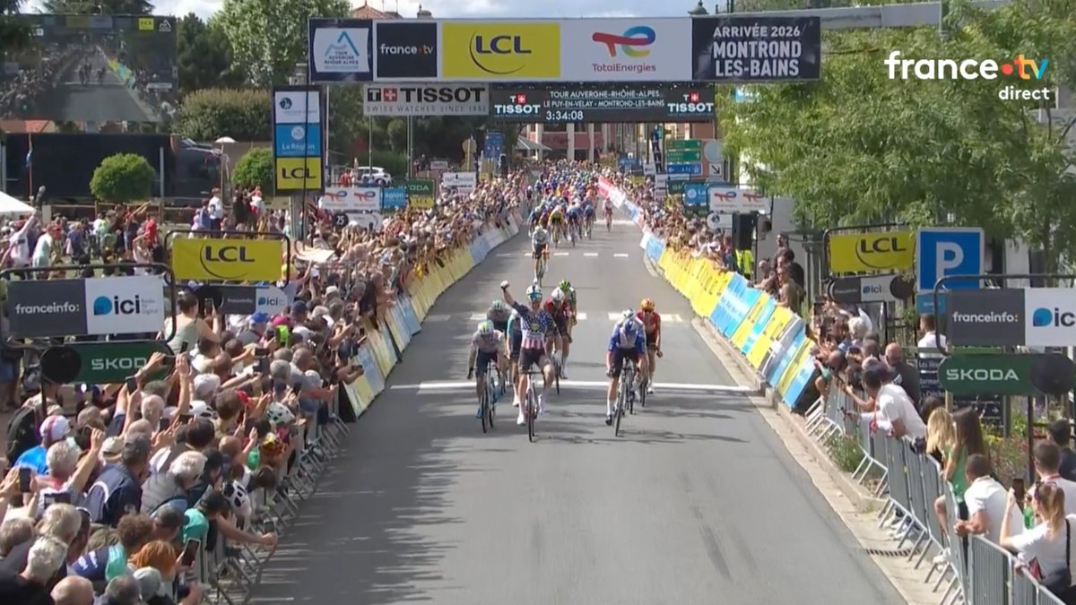 tourauverhalpes's tweet photo. 🏁 Quinn Simmons remporte la 4ème étape à Montrond-les-Bains ! 🏆
Alex Baudin garde le @MaillotJauneLCL de leader du général. 💛

🇺🇸 Quinn Simmons wins Stage 4 in Montrond-les-Bains! 🏆
Alex Baudin stays in yellow. 💛

#TourAuvergneRhoneAlpes https://t.co/GouvOoiO8l
