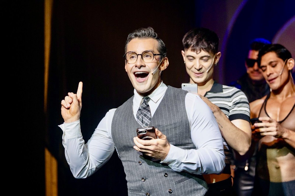 GrinderMexico's tweet photo. SPOILER 🚨😈📱, así fue el primer vistazo de nuestras grinderas temporada 2026 en el @foro.shakespeare.

Te esperamos sábados 17:30 hrs.  

#grinderelmusical #teatro #cabaret #cartelera https://t.co/7tSozNaDAb