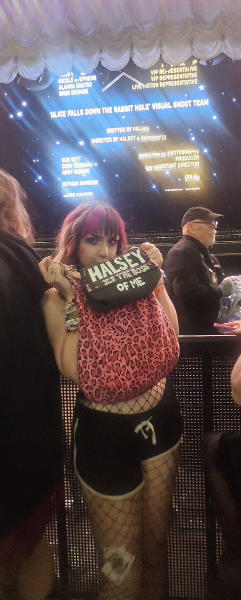 sailormarsbarz's tweet photo. So so so much love to all the people I met outside the venue and to the people I keep close to my heart now
@3ampunksey @okcoolmeg @rootsfranta @kimlysmp3player @gir_lovestacos @grandeschaelisa @katie_mcaree10 @rissacarmella @g555by @tinylittlebabym @honeykiszka @balaclavajosh https://t.co/9lryzrDGQf