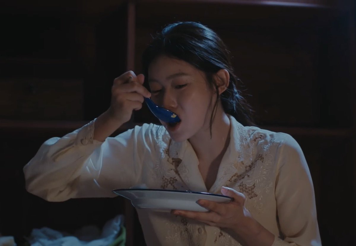 svkscd28's tweet photo. ชีวิตห่าเหวแต่ข้าวยังอร่อยเท่ากันทุกคำ

#สอดสร้อยมาลาEP15 https://t.co/BUijwyXMD4