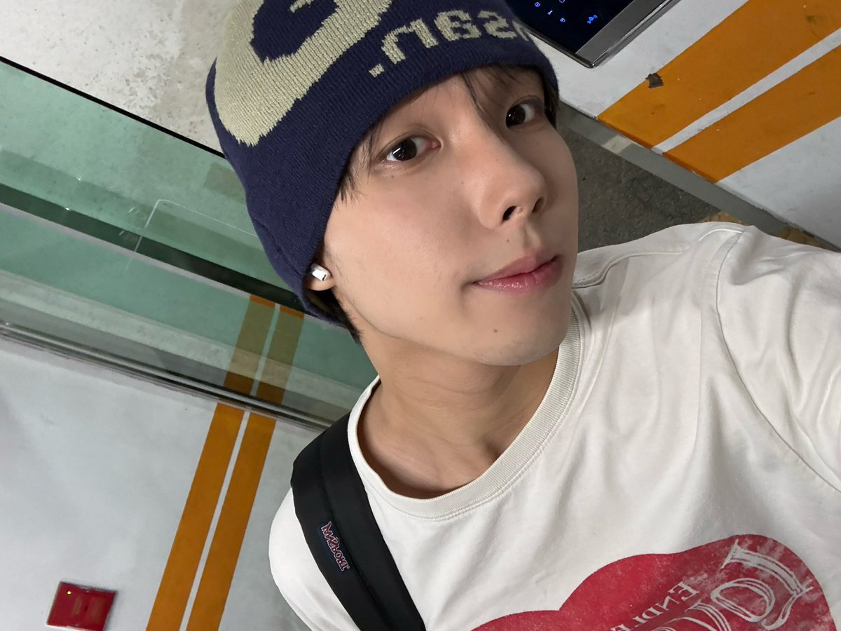 깅 tweet media