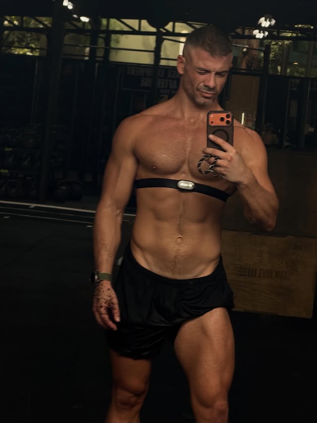Harrymack623437's tweet photo. Island Life. Monsoon, sickness and gym edition. https://t.co/LgQpY6ERMz