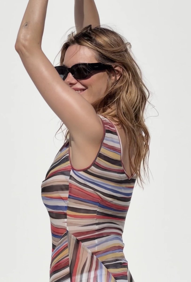 DailyCamsRowe's tweet photo. Camille Rowe for RÉALISATION PAR summer collection.💖 https://t.co/7XL2DZjglE