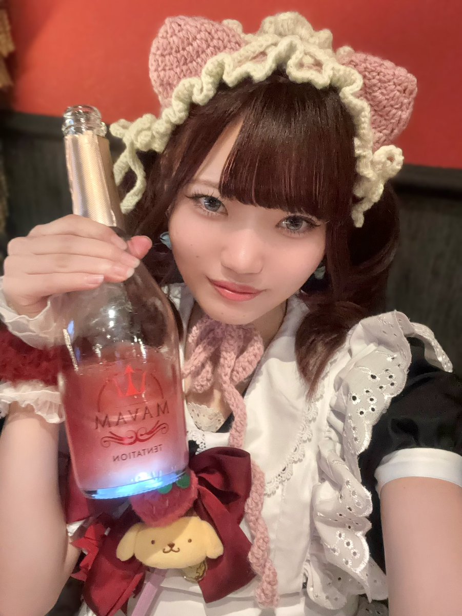 cuteA_tapi's tweet photo. 6/6ぎおんからCuteにご主人様と共にはしごしてラストまでいた日❣️
夢のひとつだった、マバムルミナスの赤色！❤️
キラキラでほんと可愛いしマバムらぶだからめっちゃ嬉しすぎた😭😭✨
総じてぽわんぽわんに酔っちゃって、ほんとありがたすぎる日でした🥰 https://t.co/VrYHwBbjr0