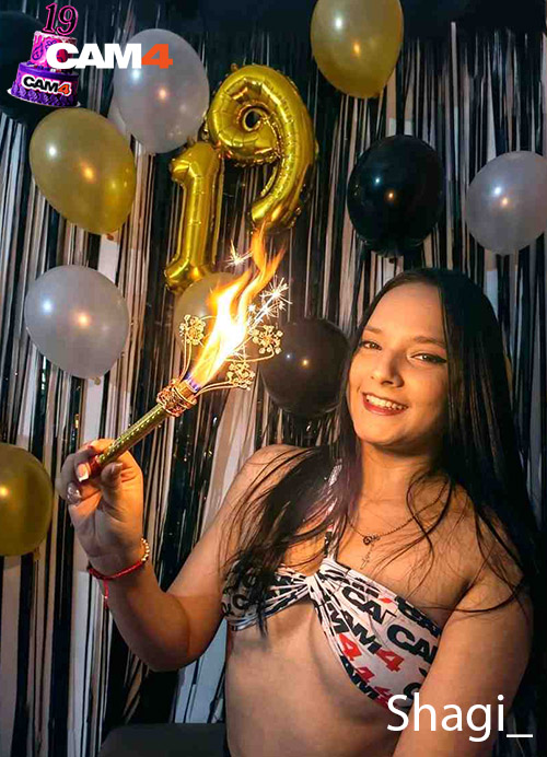 Cam4_ES's tweet photo. Mira las mejores fotos del cumpleaños de Cam4!
🎂🎉

▶️▶️▶️https://t.co/t8aHOKyesc

en la foto @shagi97_ https://t.co/cVH7b5EShS