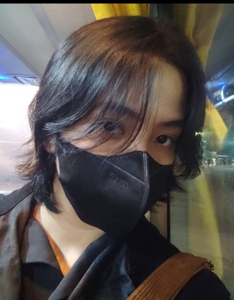 emstaur's tweet photo. but tbh my black hair also kinda eats... I just miss dressing up and going out 💔 I need a haircut https://t.co/9eQCExmRhG