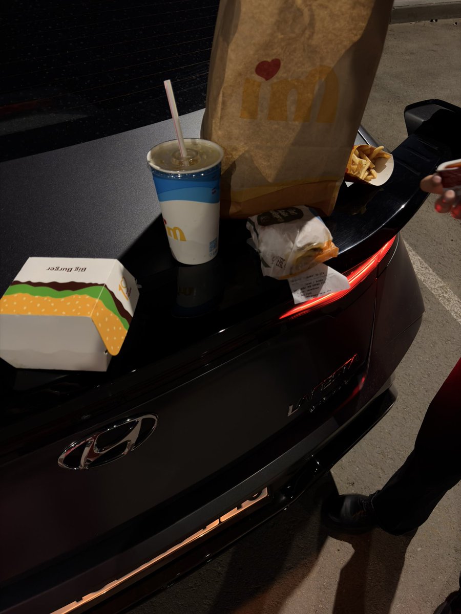 py_rate's tweet photo. dinner served https://t.co/ve5gOhDf5m
