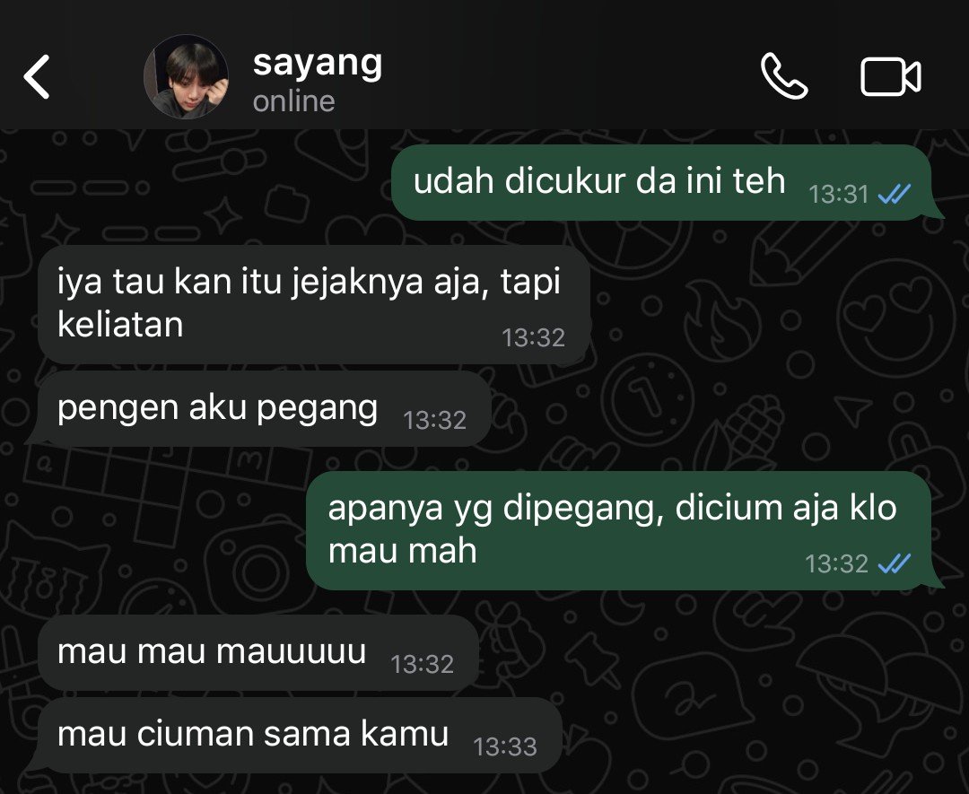 Amysophile's tweet photo. dari cerita jk dan 5 katingnya itu ya: tapi masih di fase niat saéstu.

—mau nemenin perjalanan a taehyung buat memulai niat baiknya.

cw : taekook , heartfelt conversation , family discussion , commitment , local (sunda) , fiction https://t.co/n1ps6sT8rO