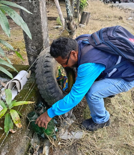 DPS_LosRios's tweet photo. #LosRíos I ¡La prevención continúa!
El personal del Ministerio de Salud Pública, mantiene las acciones de control vectorial mediante la destrucción de criaderos de mosquitos y la fumigación extradomiciliaria en diferentes sectores de los cantones Buena Fe y Valencia. https://t.co/V8nWg7Hq2z
