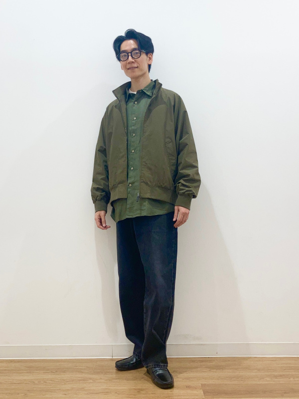 styling_tinder's tweet photo. UNIQLO短丈×Levi's501が最強

短丈トップスで腰位置が上がる
そこにストレートシルエットでブレない直線を作って、脚長効果を最大化
これだけで黄金比が一気に完成する

✅ トップスはインして腰位置高く
✅ 501はロールアップで調整
✅ スニーカーでカジュアルに

垢抜けるならこの黄金比 https://t.co/edD6ee7Ii4