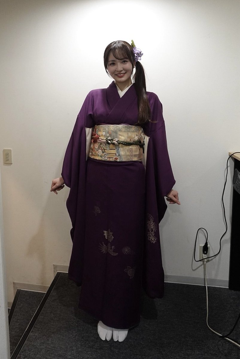 mirei_orimoto's tweet photo. 5月定期公演1日目のダイジェスト映像🎞️✨️
ソロコーナーで披露した日舞も少し映っているので見てくれたら嬉しいです🪭 https://t.co/yC1JOWDD4O
