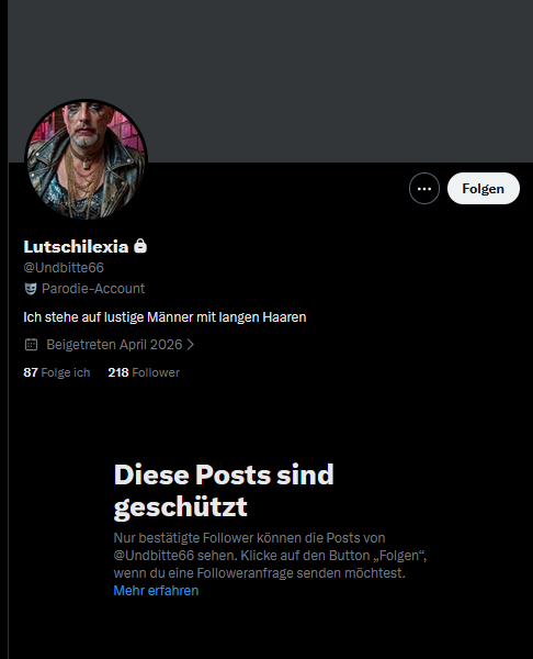 spaceSnaky1's tweet photo. Erst wie wild den Leuten hier auf widerlichste Art drohen...
Dann die Polizei auf meinen Tweet verlinken...
Dannn Retweeten...
Dann Retweet zurücknehmen...
Dann hinters Schloss verschwinden...
Du bist und bleibst ein Lutscher....
🐰🍀🐍✌️🤣😂😅 https://t.co/1C1b1zUhdh