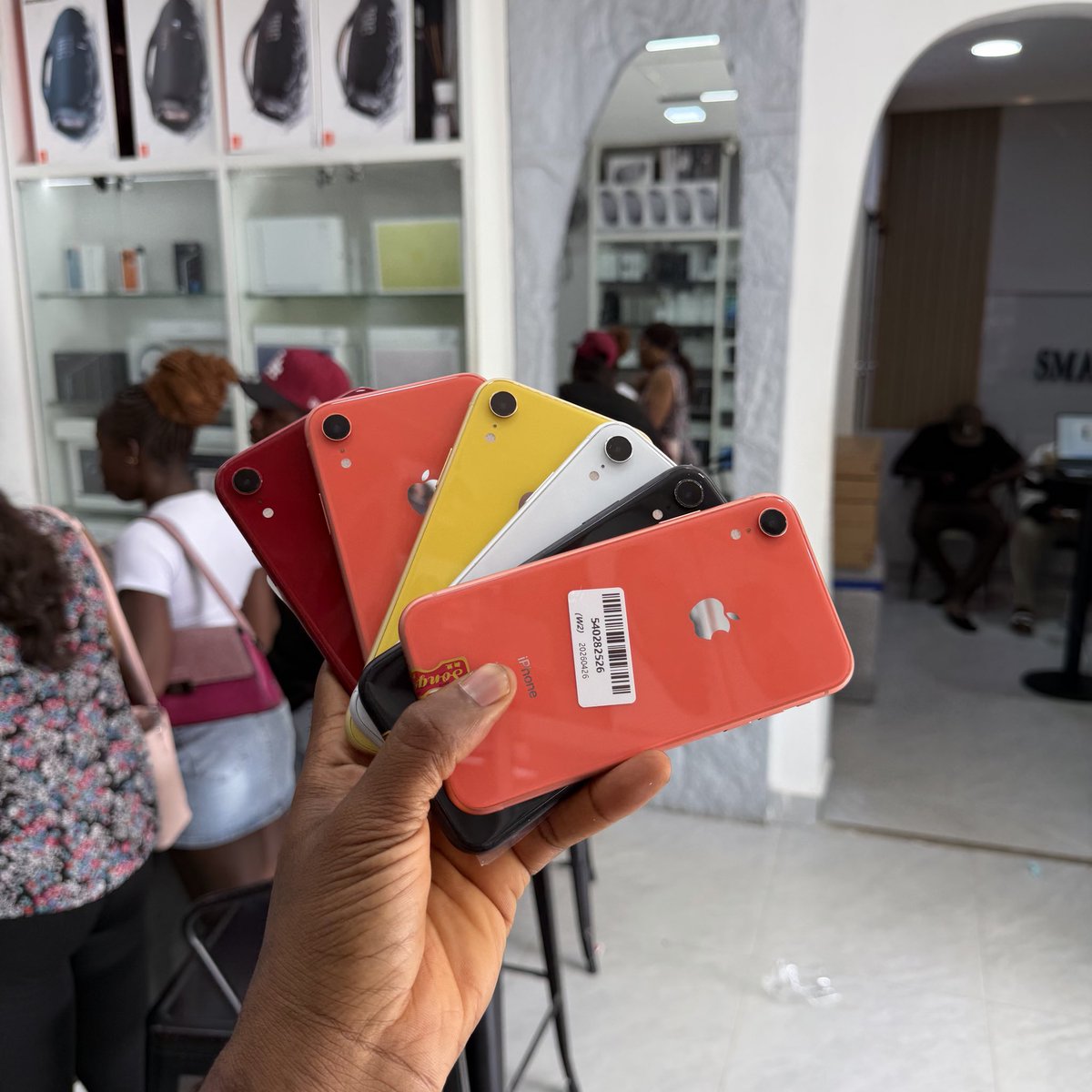 smartphonehub2's tweet photo. iPhone XR || strong and reliable || direct foreign used !! 

64gb : 190,000
128gb : 220,000
256gb : 230,000

To  order : DM/Call/Whatsapp: 08038143431||09082355544||07043880714   

Visit us   
118 aba road , opposite Polaris bank , along garrison flyover , Port Harcourt!!   

Mabel and Albert Plaza , 46 Okporo road , artillery , Port Harcourt !!