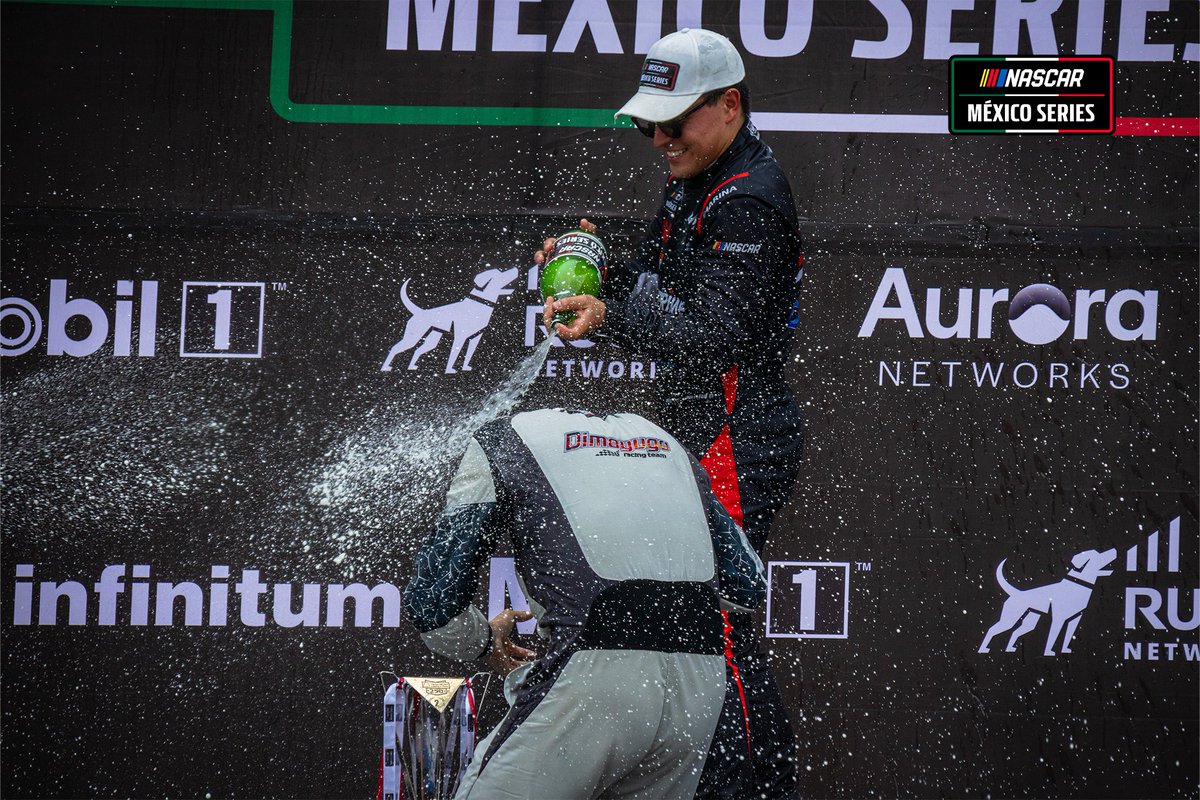 NASCARMex's tweet photo. Un buen festejo 😎🏁

#NASCAR #NASCARMéxico #NASCARMx #NASCARAgs #ElGiganteDeMéxico250 https://t.co/P5KFLwwVeN