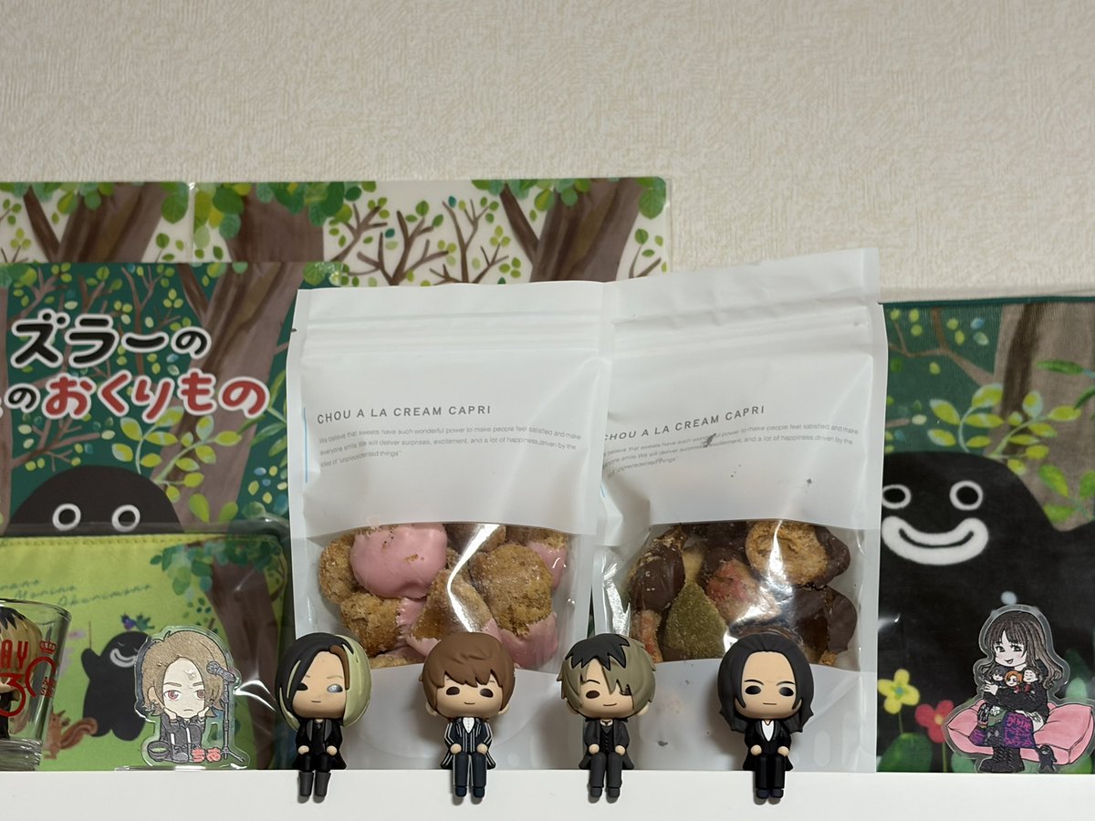 JUN___1016's tweet photo. お腹減った〜
お腹減った〜
お腹減った〜

飾ってある
推し様から頂いた😍
お菓子が呼んでくる〜😂

食べたいけど食べたらなくなるから
食べませーーーん😂

まだ飾っとくもん🤗💕 https://t.co/DW7TW0SHfV