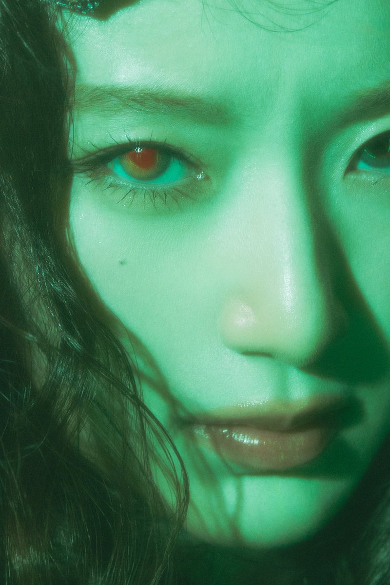 npomvtt's tweet photo. i-dle libera imagens conceituais para o lançamento do pré-single "Crow", no dia 15 de junho.

A faixa fará parte do 9° mini álbum "We made", que será lançado no dia 06 de julho. https://t.co/LlVleuHMOn