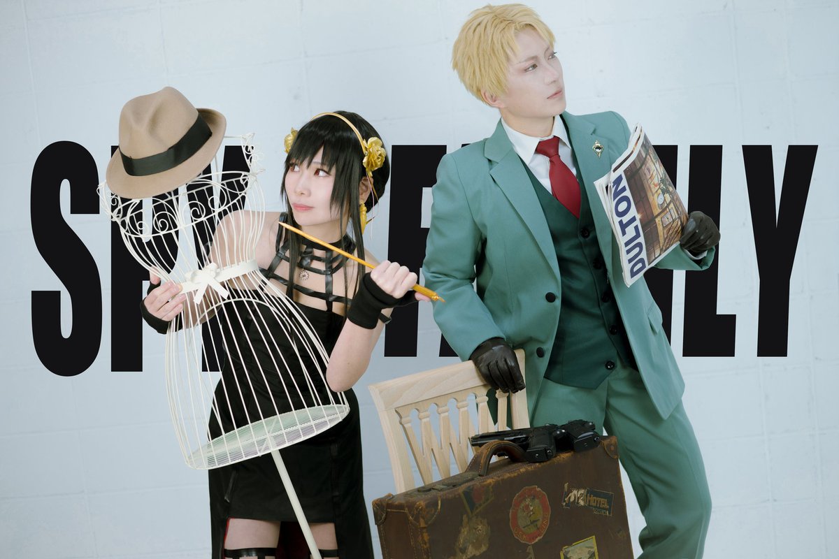 d_whitelady2's tweet photo. 【SPY×FAMILY⚠️Cosplay】
                  
Yor Forger 🌹 :  @cos_raichi       
Loid Forger  :  @d_whitelady2 

photo📸 : @noranyan_n https://t.co/0xf2dJA5U2