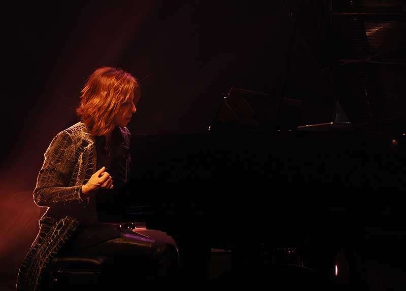 NuiPannamon's tweet photo. @YoshikiOfficial 12 years ago today. Time fxxin flies ~~but memories last forever. 🙏🎵​🎹 ❤️💋 #YoshikiClassicalBangkok https://t.co/5Mgxirpez9
