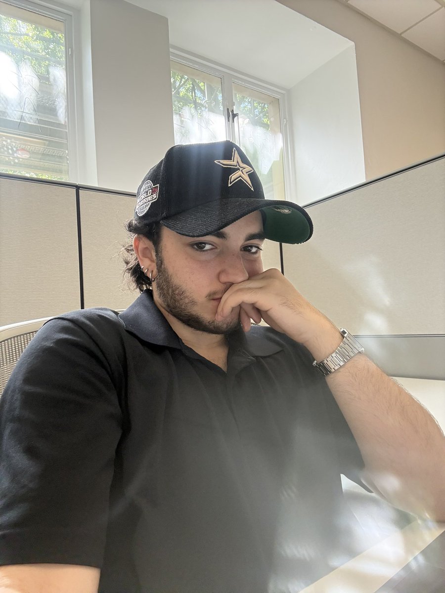 brozebub's tweet photo. Was unsure abt the fit td but the Astros hat is going triple platinum in the office… flashback to meeting Chris Burke last year at work also https://t.co/nRJJlpXpBV