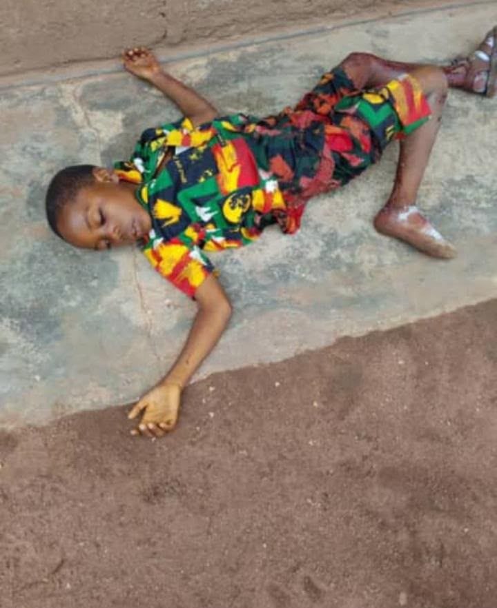 Watiam001's tweet photo. GSS Illuke , kabba LGA, Kogi State, Nigeria. 

Getting killed is turning to natural thing now in Nigeria.

If the presidential villa is safe, that doesn't mean Nigeria is safe.

President needs to do the needful.
😭😭😭😭😭
@POTUS @HQNigerianArmy @officialABAT https://t.co/H1b68Qy7nn