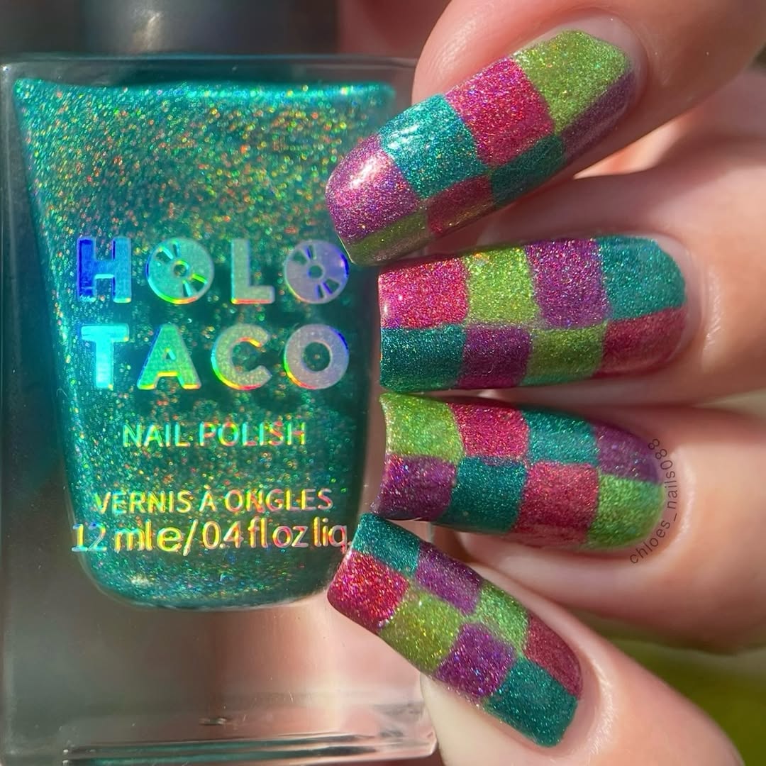 holotaco's tweet photo. We dropped some poppin' new hues and 💥BAM!💥 you turned them into bold works of art 🦹
📸 :
𝟭 - @chloes_nails088
𝟮 - i.shall.wear.purple.polish
𝟯 - @lacqueredactyl
𝟰 - @nailsbybriony 
#holotaco #popofholo 💿🌮 https://t.co/MqI1q86Mzb
