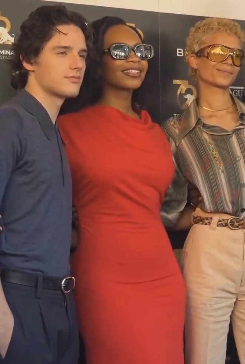 danyzstarlight's tweet photo. im sorry but every pic of them just gives modern targ!trio. 

old-money socialites and heirs to a tycoon business https://t.co/7jfLjL6kBs