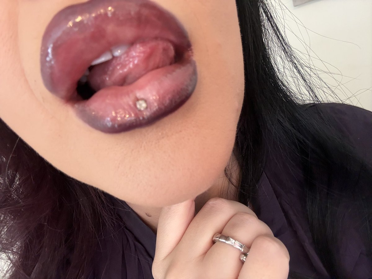 Taylorheartssfw's tweet photo. Juicy lips 💋 https://t.co/S6Cza8UaBF