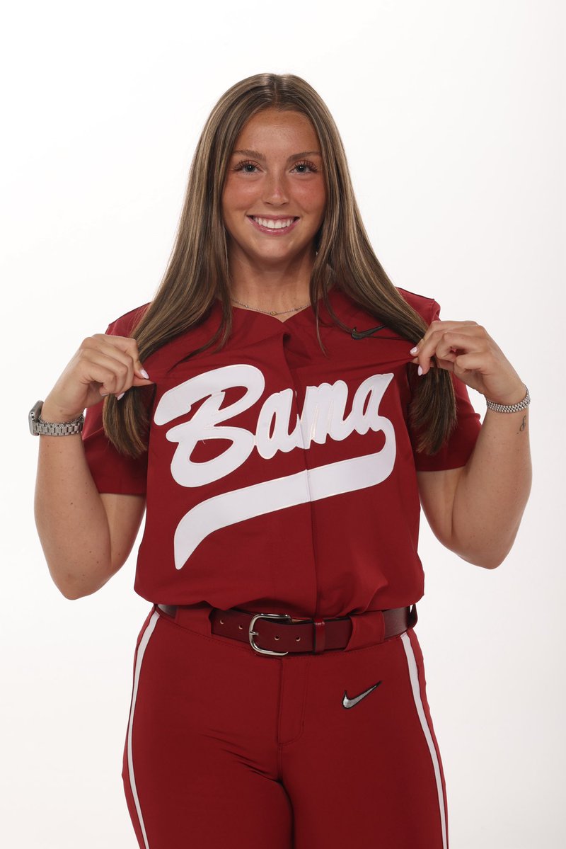 KaileyPlumlee's tweet photo. HELLO BAMA NATION
thank you 🐘 @AlabamaSB @lmcmahon7 @UACoachMurphy @KaylaBraud1 @adamarbour 
#rolltide https://t.co/HkUxaAEoeD