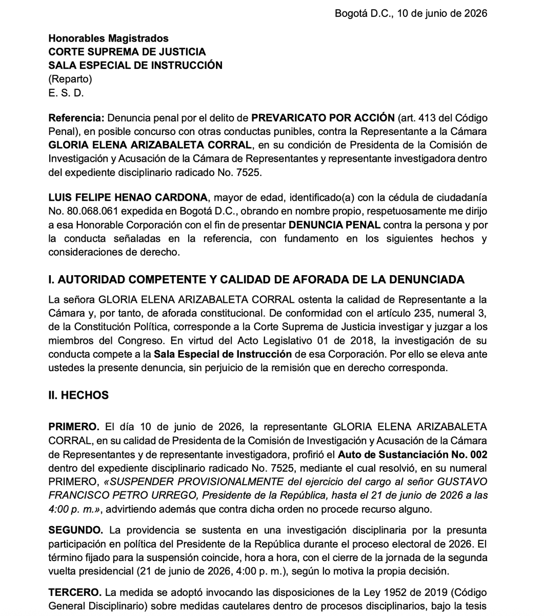 EspinosaRadio's tweet photo. 🚨Atentos🚨 

Llega primera denuncia por prevaricado en contra de @GloArizabaleta. La interpone el abogado @luisfelipehenao ante la @CorteSupremaJ 

Considera que se extralimitó al ordenar la suspensión provisional de @petrogustavo  
👇 https://t.co/liR25IUhJT