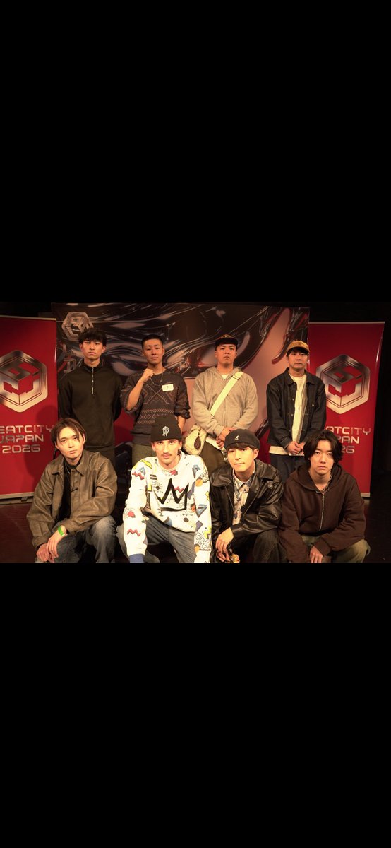 HYUGE061's tweet photo. 自分を振り返って
19歳～20歳が1番成長した気がします。
beatcityの予選通過、現場初優勝、どれを取っても最高の19歳を過ごせました。
ですがまだまだこれから始まったばっかりなので、20歳からはもっとギア上げて頑張っていこうかなと思うのでこれからのHYUGE.に注目していただければと思います！！💪 https://t.co/Mp8jUi4nEe