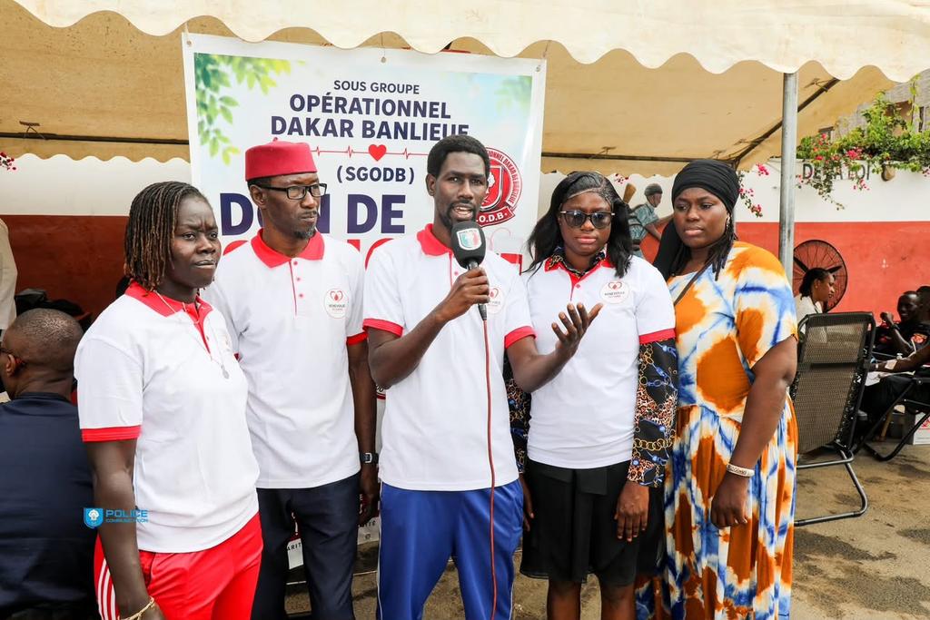 PoliceNationSN's tweet photo. Solidarité | Le SGO Dakar Banlieue a organisé ce 9 juin une journée de don de sang avec « Les Bénévoles du Sang ».
Une action citoyenne des personnels pour soutenir les hôpitaux et sauver des vies. 🇸🇳
#PoliceSN #Kebetu #Proteger https://t.co/ARjUdzcxk8