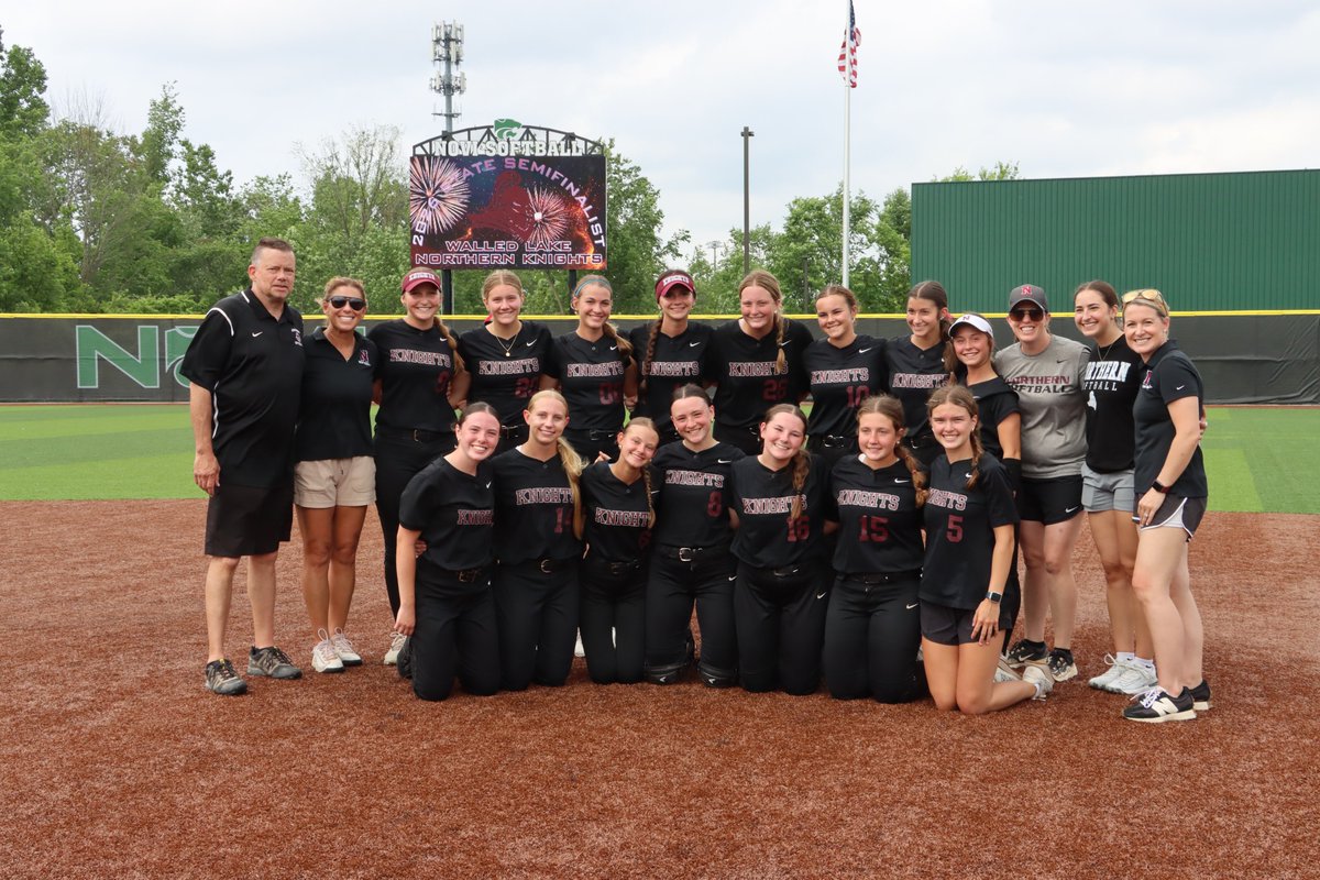 ShaelaByrnes7's tweet photo. Secured a victory against Livonia Stevenson in the State Quarterfinals 6-1! Headed to the State Semifinals in East Lansing for the first time in school history!
#ittakesallofus
#wearenotdoneyet

@WLNsoftball @FinesseFrellick @CollegeBDJocks @DiamondAddicts https://t.co/gD0PriPi6x