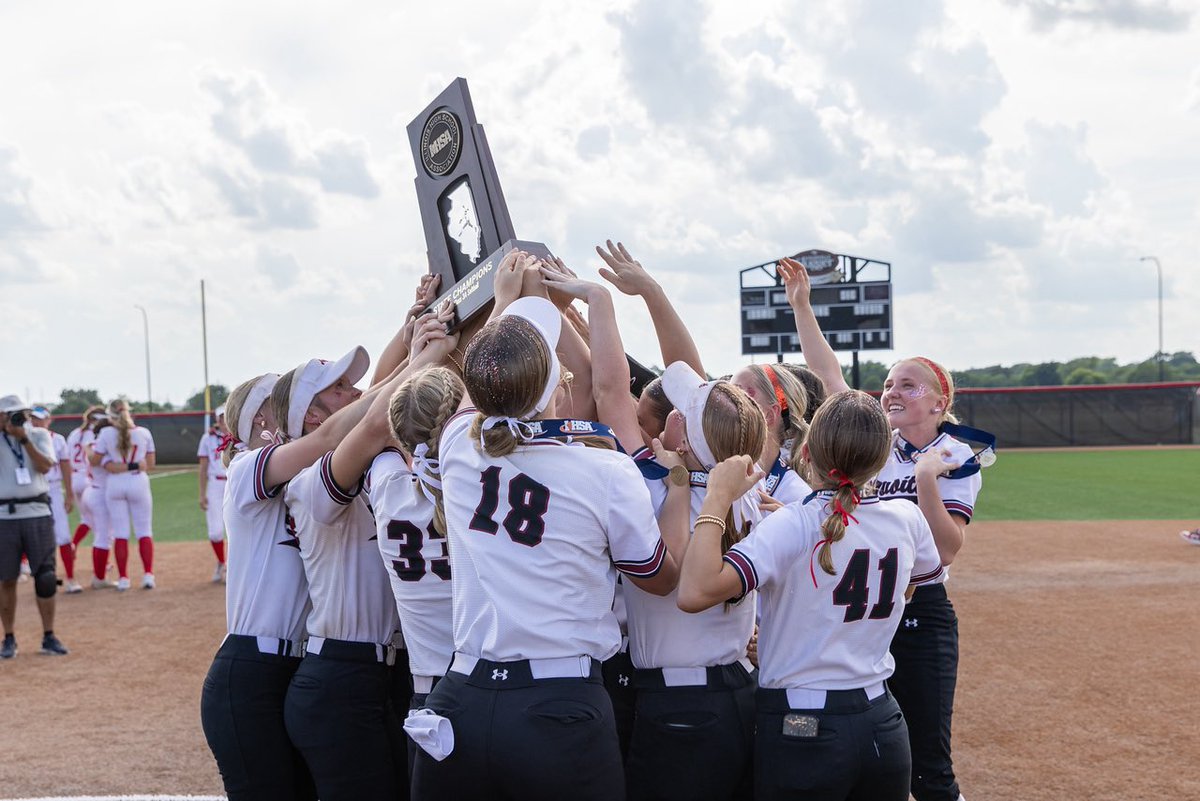stelladohrmann's tweet photo. Saturday, I became a state champ. I am so unbelievably proud of this team and so eternally grateful to be a part of it. Thank you to all of my seniors for being the best teammates and I wish you luck as you all play at the next level. Junior year done, 1 more to go…

@SequoitSoftball 
@IHSA_IL 
@sluggerpeoria 
@VAGloryFP 
@VGGagliardi2728 
@CoachFrankieG13