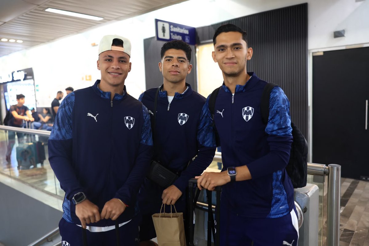 Rayados's tweet photo. Pretemporada ✈️ ¡Allá vamos!👊🏼🔥 https://t.co/Asn1zkgrwr