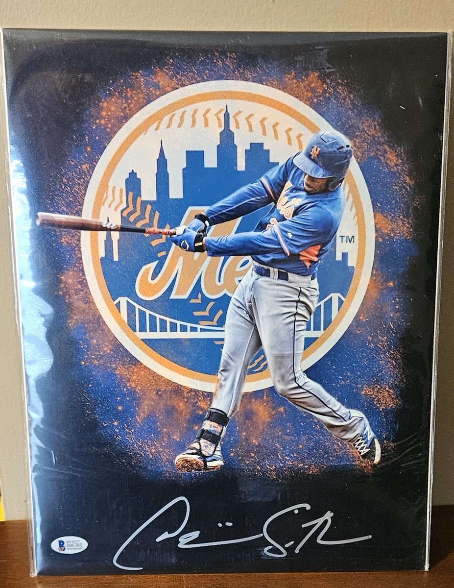 JfkCards's tweet photo. 14" x 11" Dominic Smith New York Mets Autographed Poster #RippinForTheCure #MegaBreak #Mailday from @eshecker! https://t.co/NNtSAVB0aL