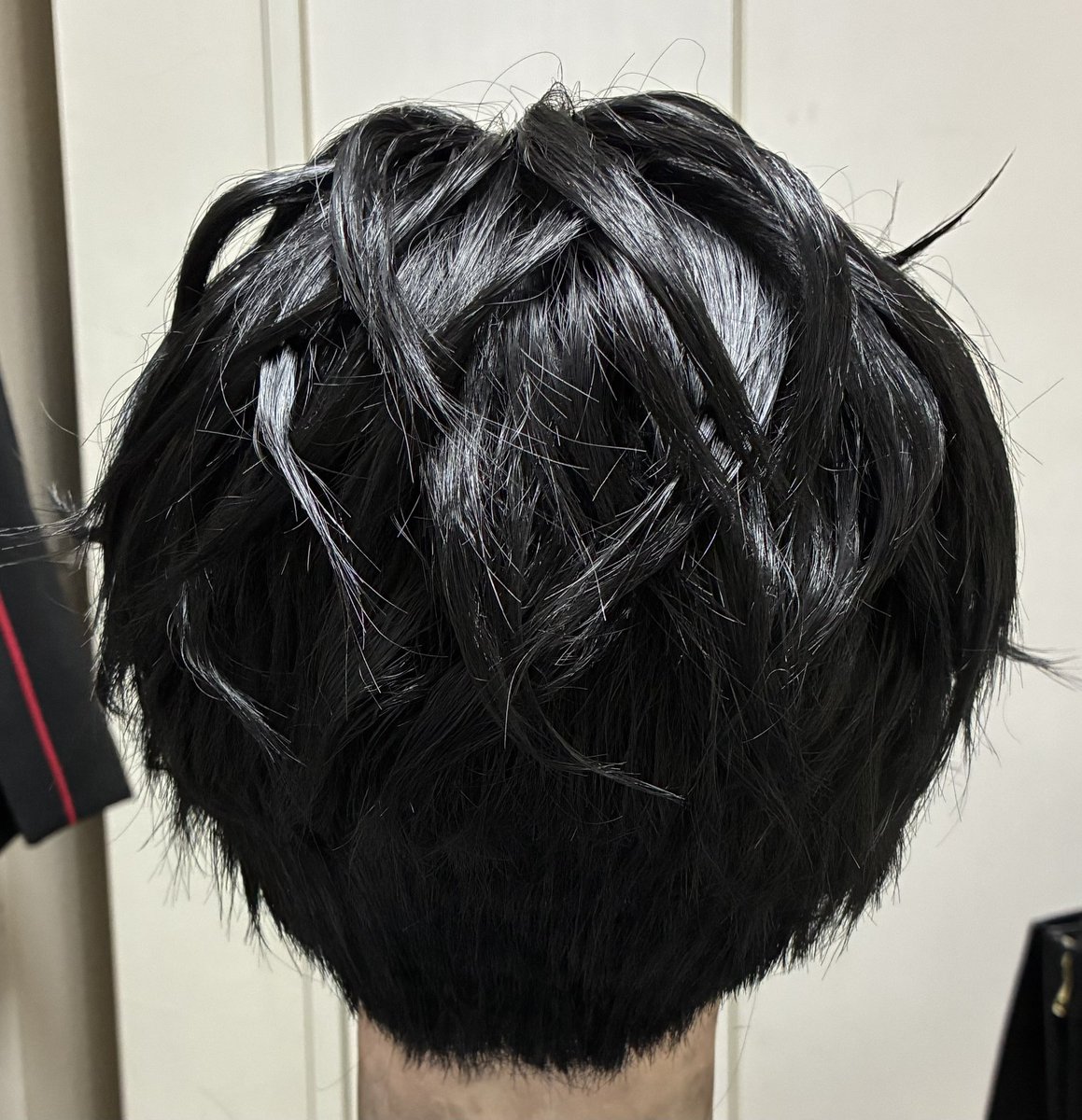 lie__cos's tweet photo. おん、これまた生きて無さそうなウィッグ https://t.co/vVlMrHDVrU