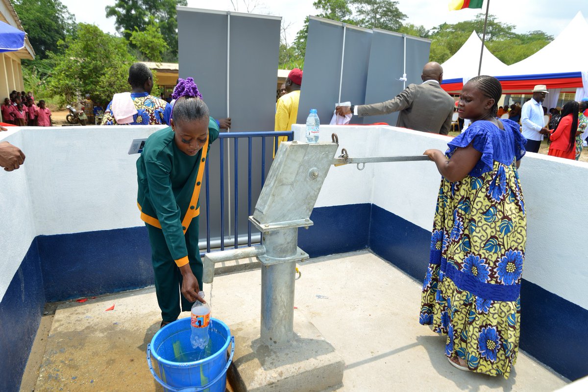 Cotco_SA's tweet photo. COTCO provides drinking water in Bandevouri

By drilling a hand-operated well, COTCO has transformed the daily lives of inhabitants and restored hope to the entire community. 

#AccessToWater #ChadCameroonPipeline #CSR #COTCO #SustainableDevelopment

https://t.co/7X8KlN3YYv https://t.co/ss0e1QoWIW