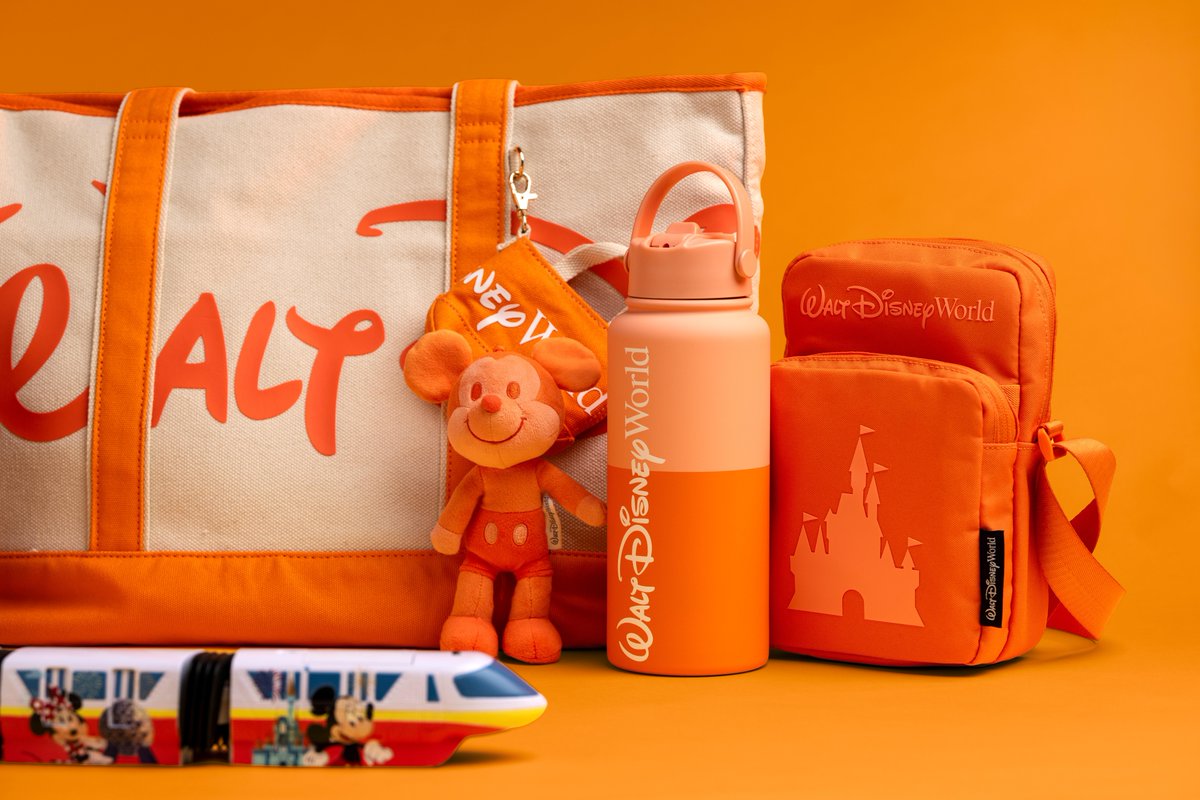 DisneyParks's tweet photo. @WaltDisneyWorld @Disneyland 🧡 Park Hopper https://t.co/ut2fAWxPep