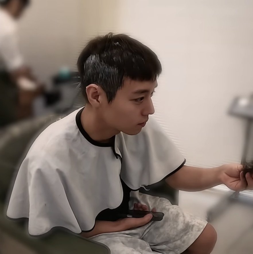 only_529pjh's tweet photo. 이 얼룩무늬반바지 이때 후드티 생각나😄 https://t.co/tS0RJv2Jvf