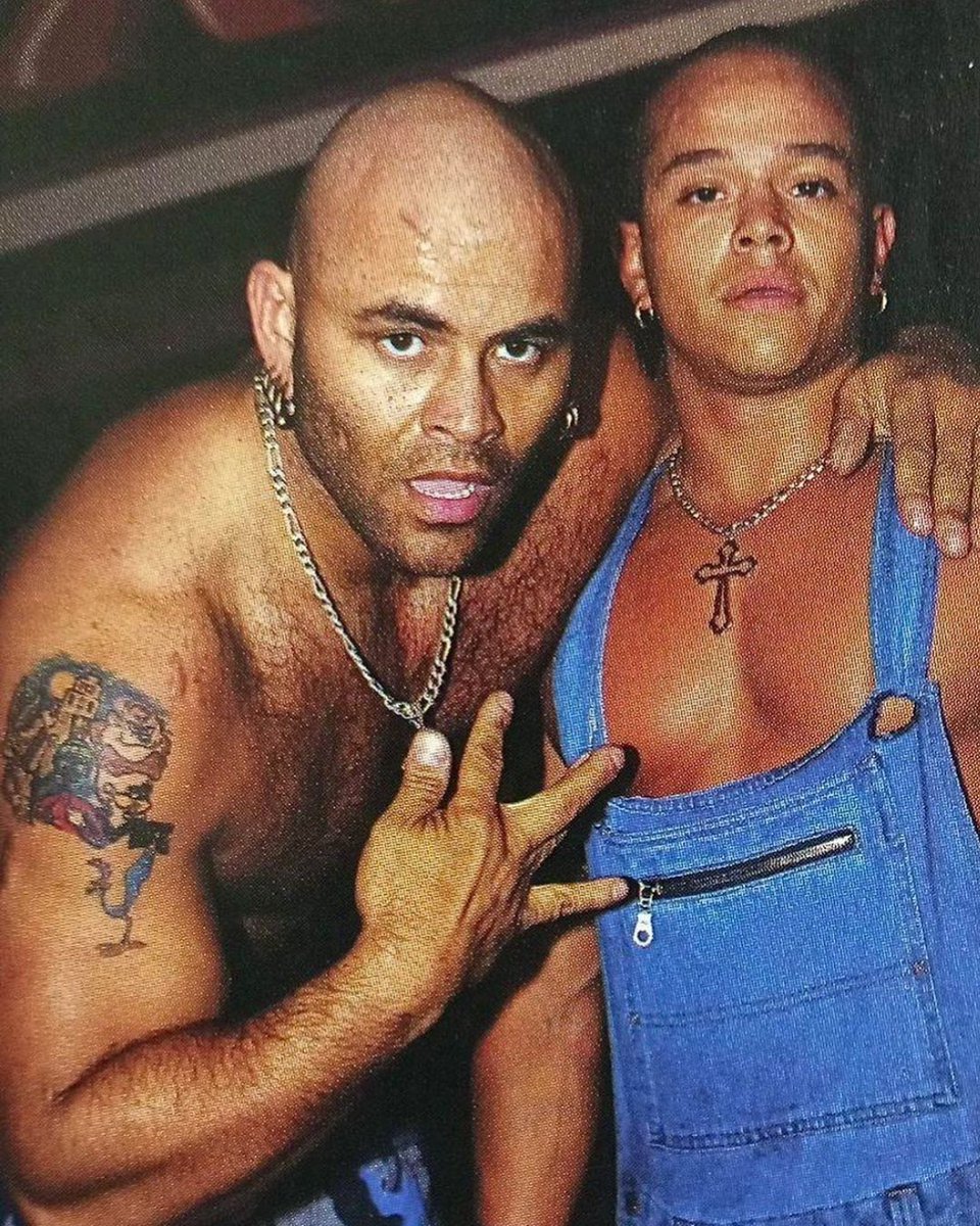 Radio_Formula's tweet photo. 🔹 ¡KONNAN PIERDE SU SEGUNDA PIERNA TRAS GRAVES COMPLICACIONES DE SALUD!

🔸 😔 El histórico luchador Carlos Santiago Espada, mejor conocido como Konnan, habría sido sometido a la amputación de su segunda pierna tras meses enfrentando severos problemas de salud.

🔸 🏥 Reportes indican que el exestrella de la lucha libre atraviesa un intenso proceso de rehabilitación y se encuentra físicamente debilitado.

🔸 💔 La noticia fue dada a conocer por Vince Russo y posteriormente confirmada por Hugo Savinovich, lo que generó una ola de apoyo y preocupación entre aficionados y figuras del pancracio.

👉 Más información en Radio Fórmula https://t.co/rj6UIFqH5W