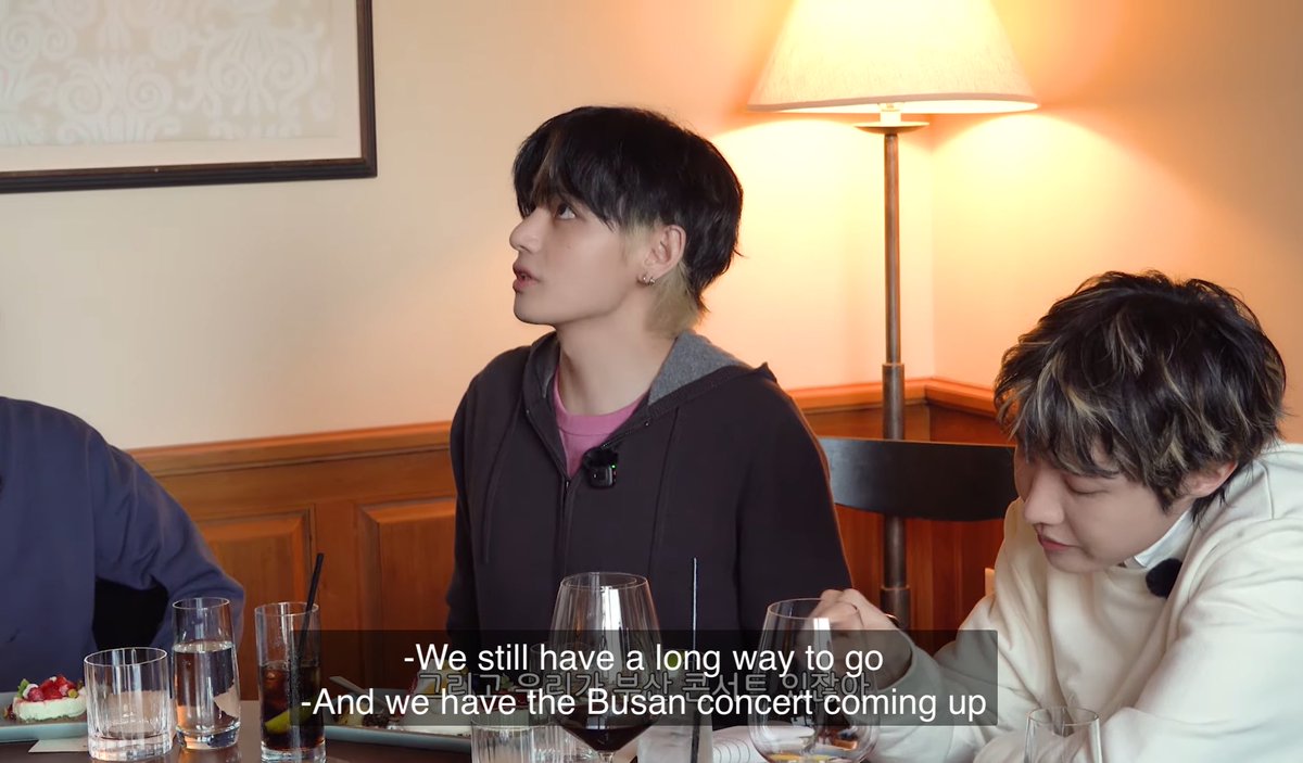 tksovers's tweet photo. "We really need to make it obvious that we prepared a gift" Oh they know we suck at guessing https://t.co/VkHULJFBfj