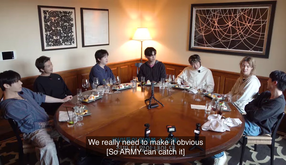 tksovers's tweet photo. "We really need to make it obvious that we prepared a gift" Oh they know we suck at guessing https://t.co/VkHULJFBfj