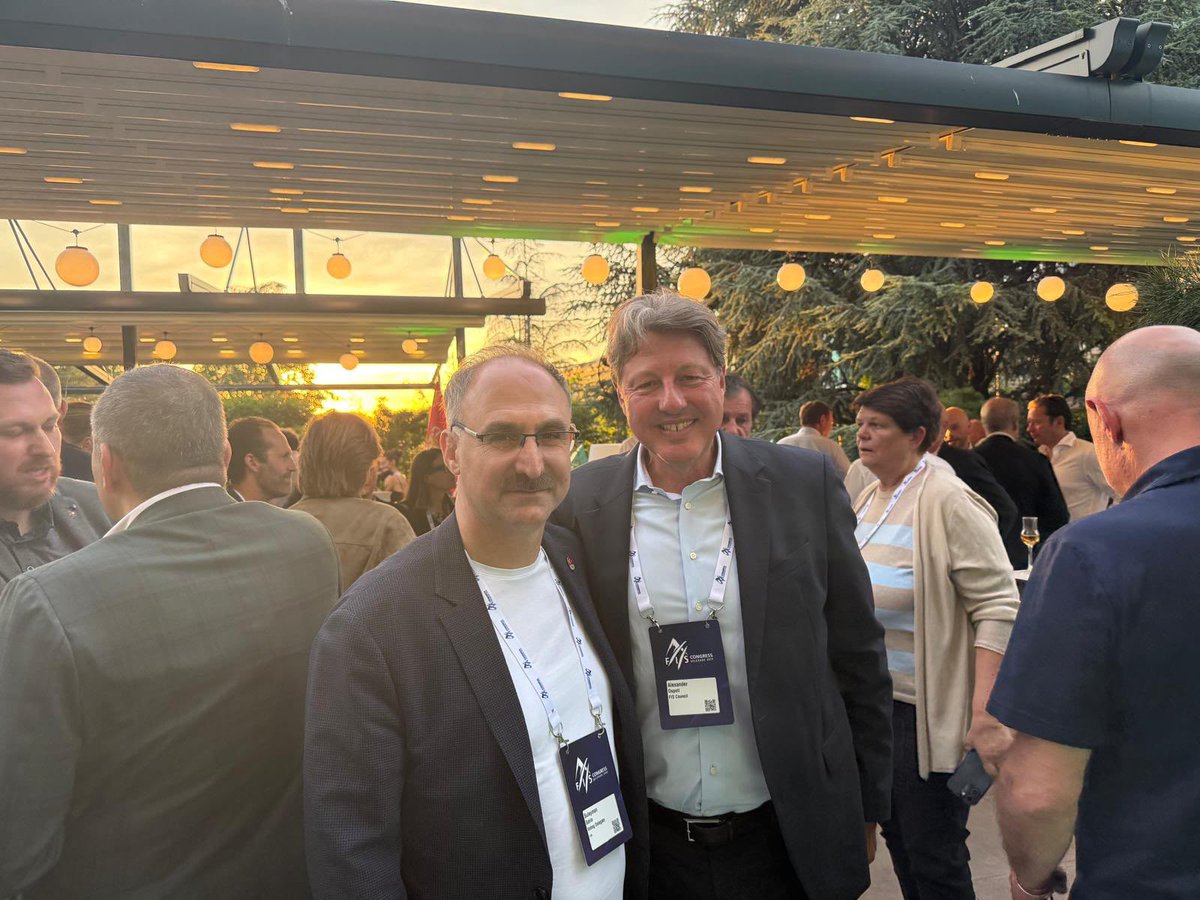 kayakfed's tweet photo. Türkiye Kayak Federasyonu Başkanı Sayın Prof. Dr. Süleyman Şahin ve Yönetim Kurulu Üyesi Sayın Dr. Mehmet Ata Öztürk, Sırbistan’ın başkenti Belgrad’da düzenlenen Dünya Kayak ve Snowboard Federasyonu (FIS) 57. Genel Kurulu’na katıldı. https://t.co/u9X5bLmois