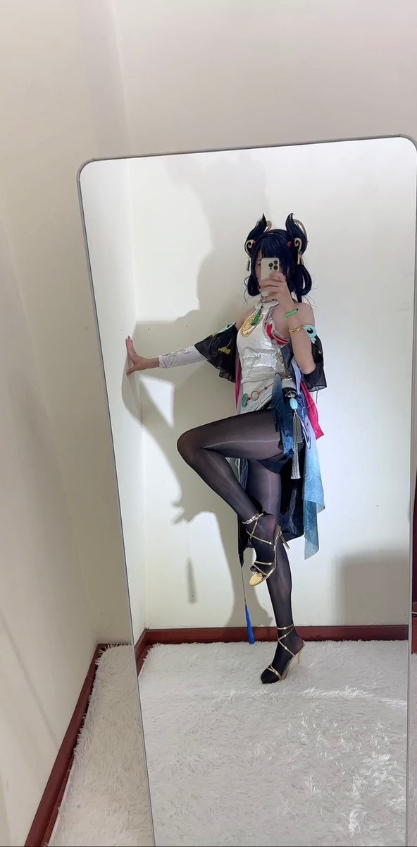 xi9050901283823's tweet photo. 叫什么？ #离恨烟cos #王者 #反差 https://t.co/yxRf773j66