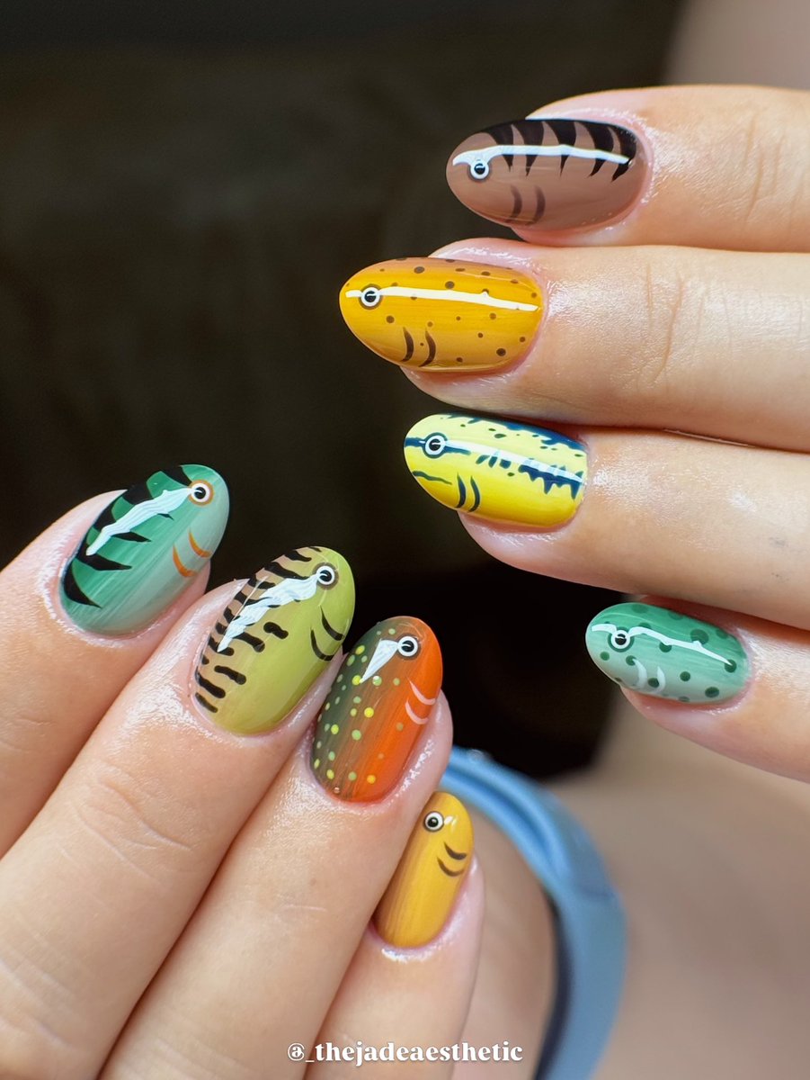 _jadeaesthetic's tweet photo. Fish nails 🐠 

Socials linked in bio! #nails #nailart #nailinspo https://t.co/UwFQpL49WG
