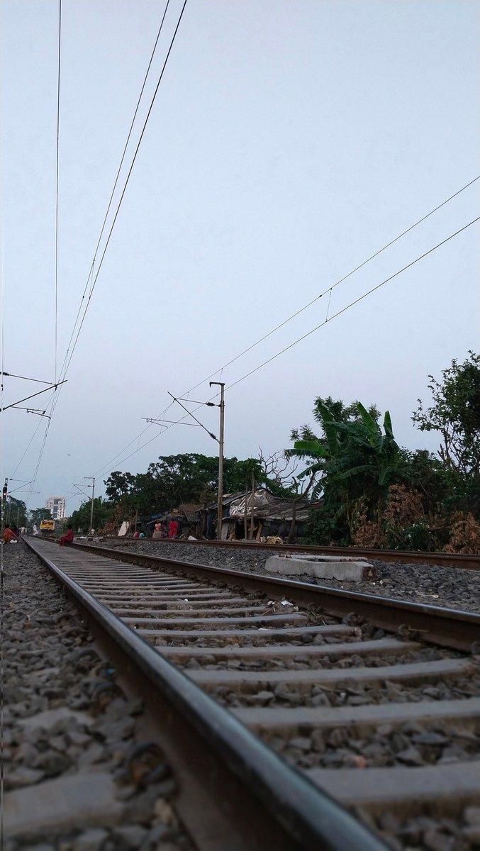 rahoolgoswami's tweet photo. Station 

..
#railwayphotography #everydayphotography #mobilephotography #summer #explore https://t.co/VFw8CAmnu5